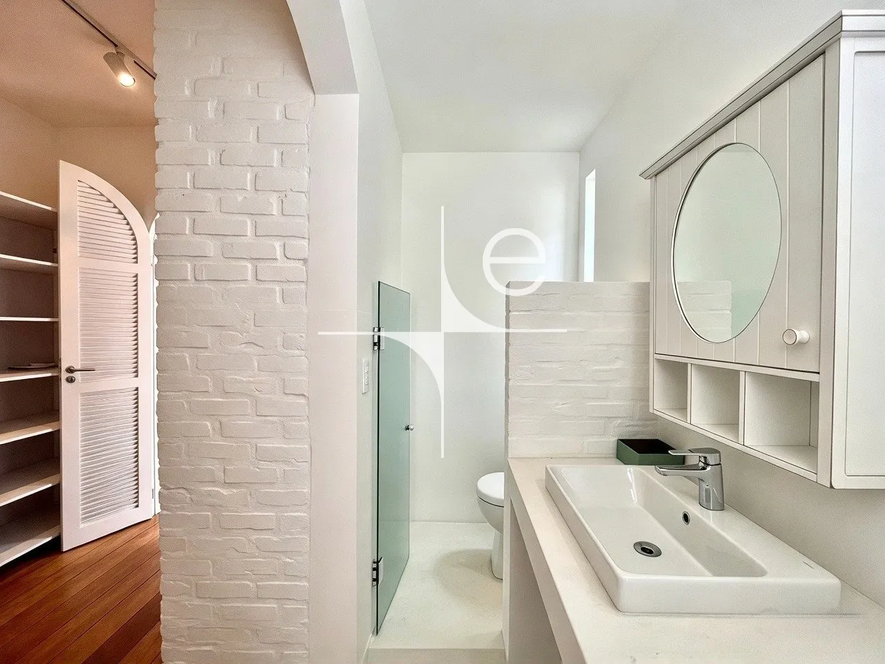 Water view in a 3-bedroom house, 220 m² — photo 6