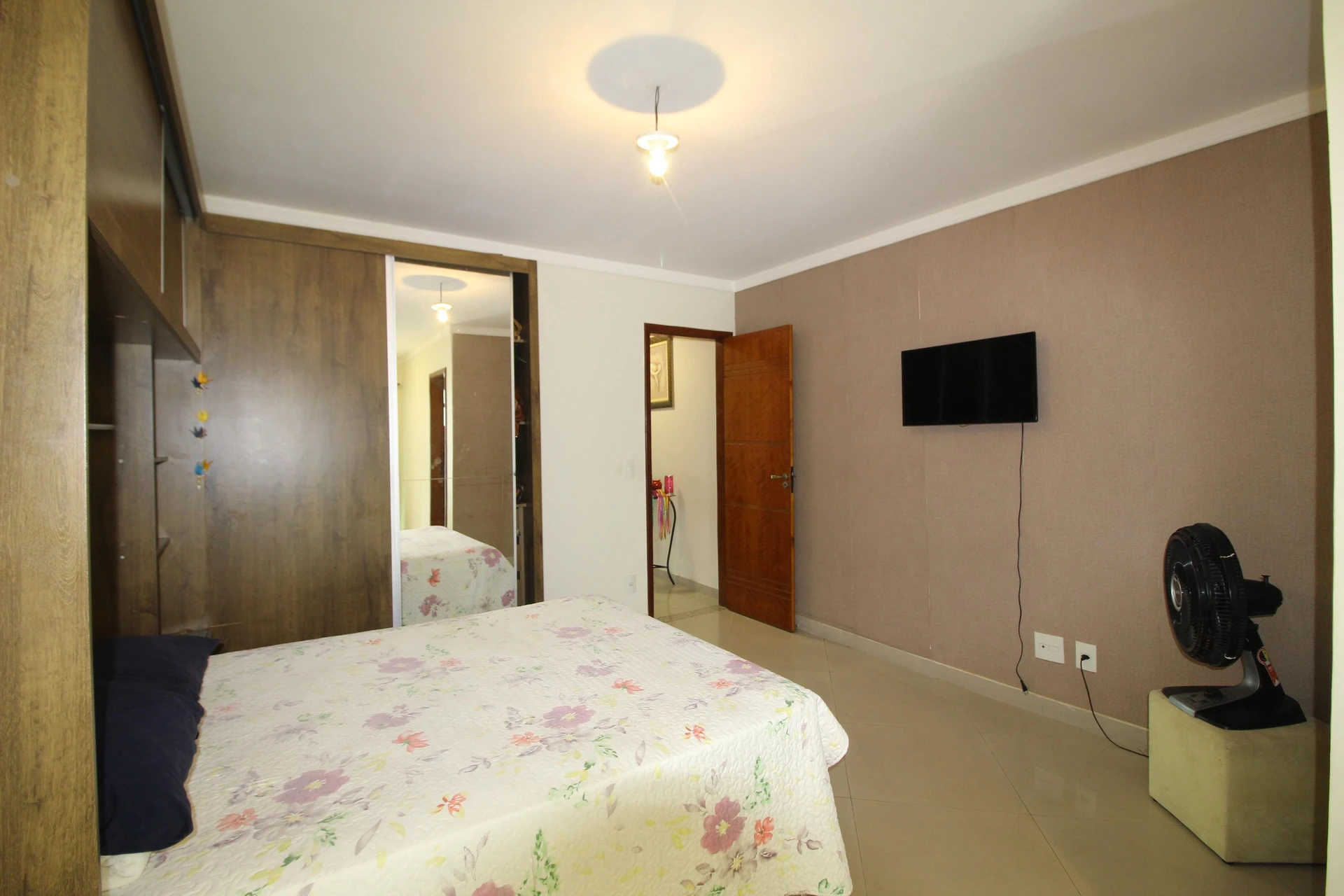 Rental apartment with 3 en-suite bedrooms and balcony — photo 13