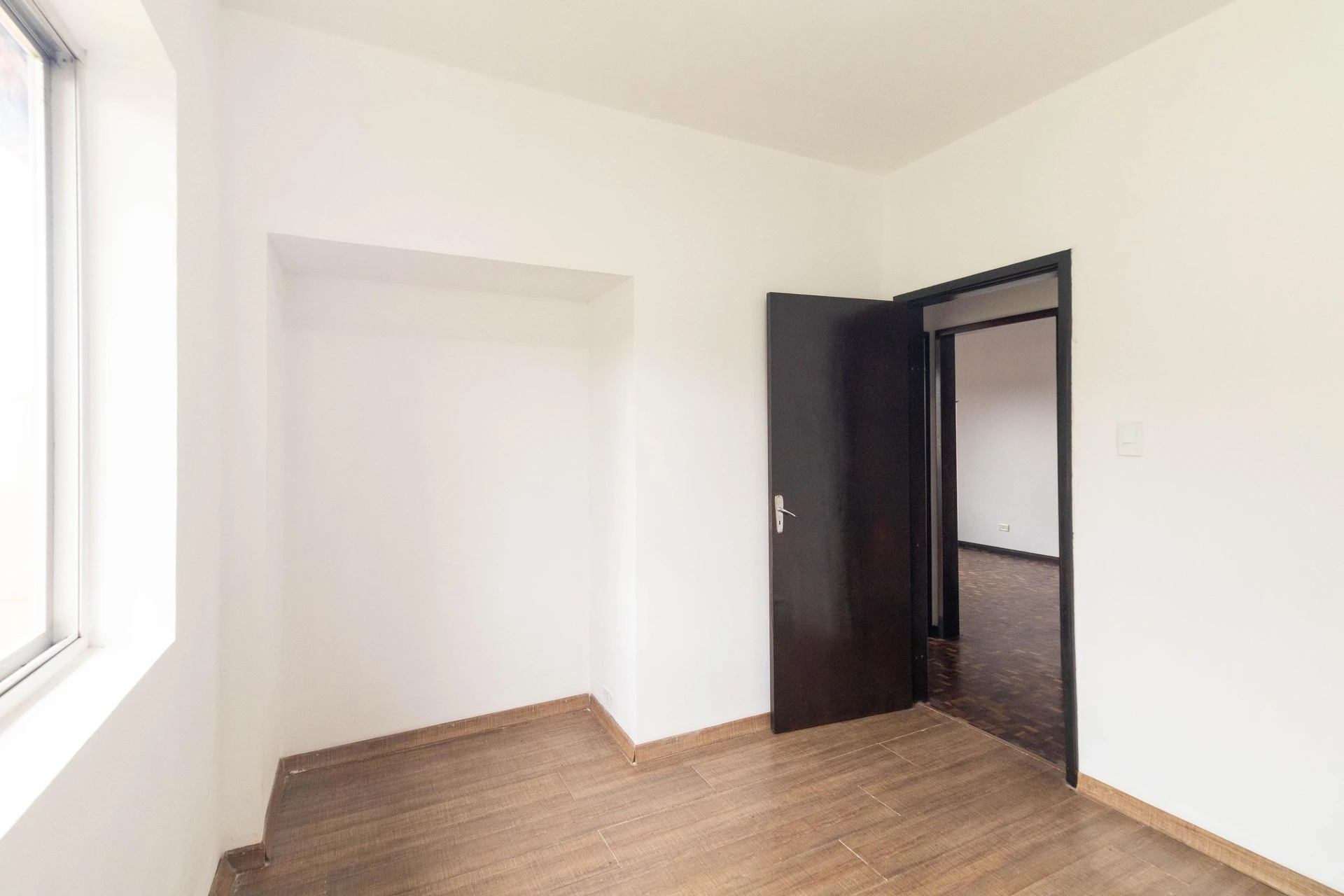 House, 195 m², with floor-to-ceiling windows — photo 9