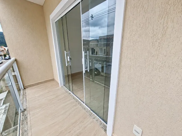 120 m² house with a grill on the balcony and a mountain view