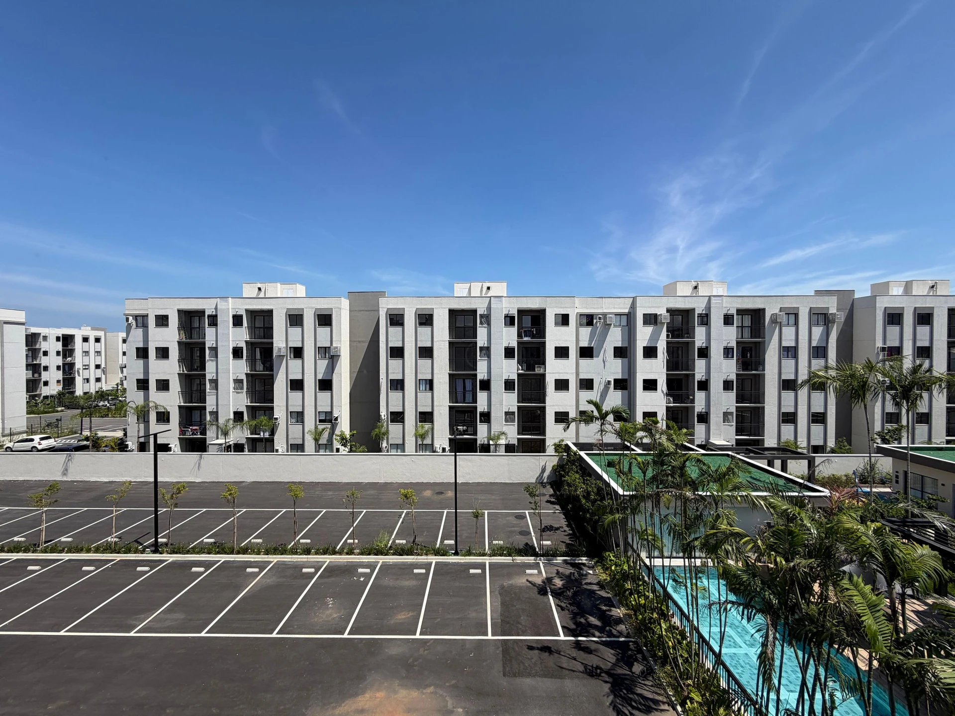 Apartamento sem mobília com 2 quartos e varanda — photo 17