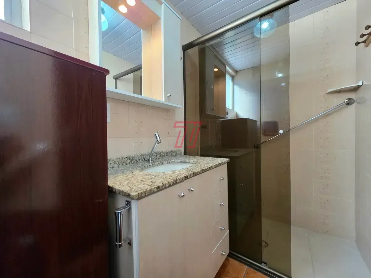 Rental apartment with 3 bedrooms and a balcony — photo 10