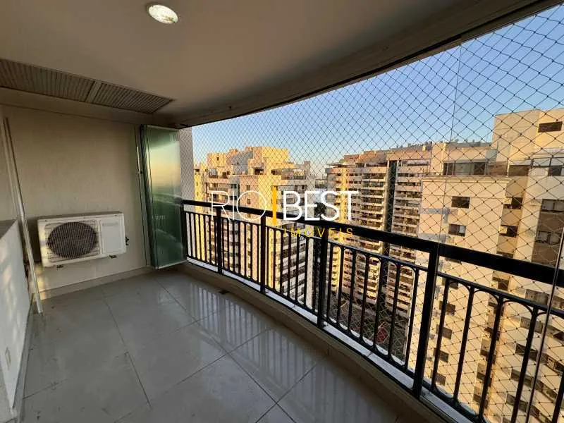 2-bedroom apartment with a glass-enclosed balcony — photo 7