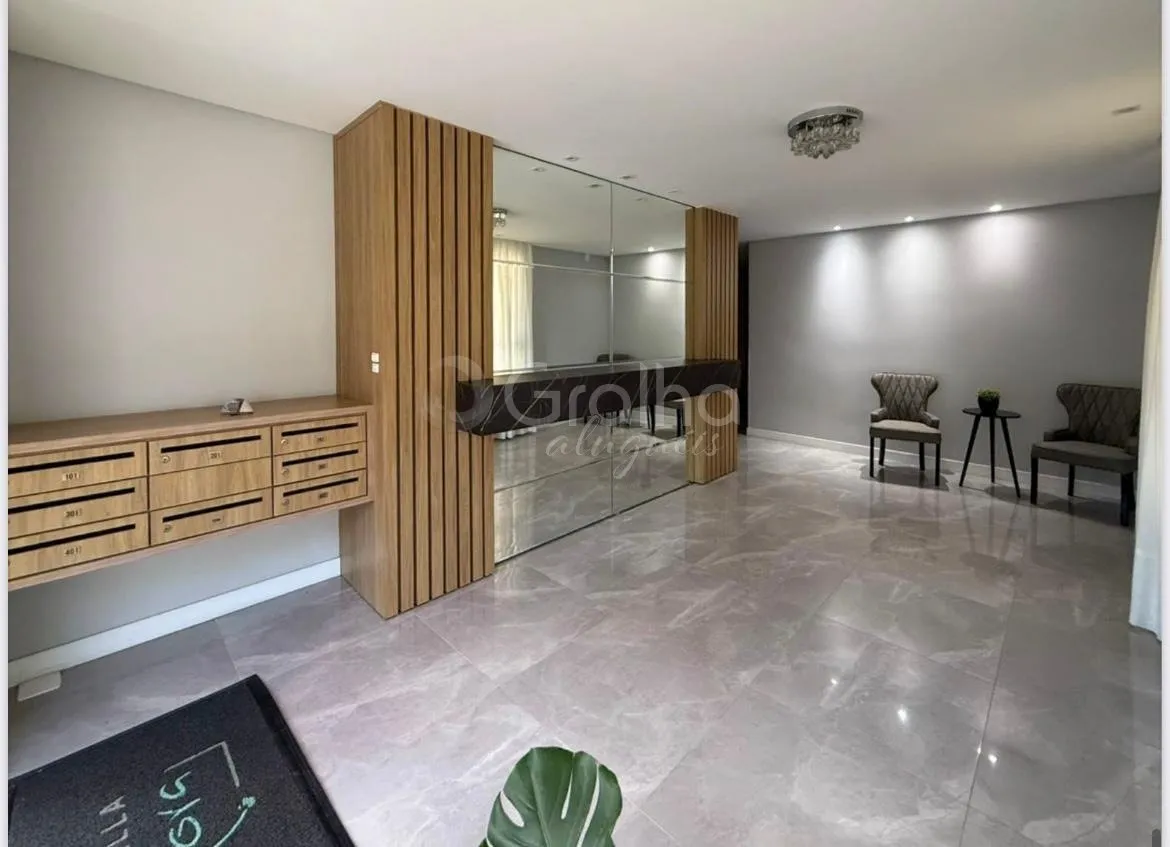 3-bedroom apartment with a glass-enclosed balcony — photo 23