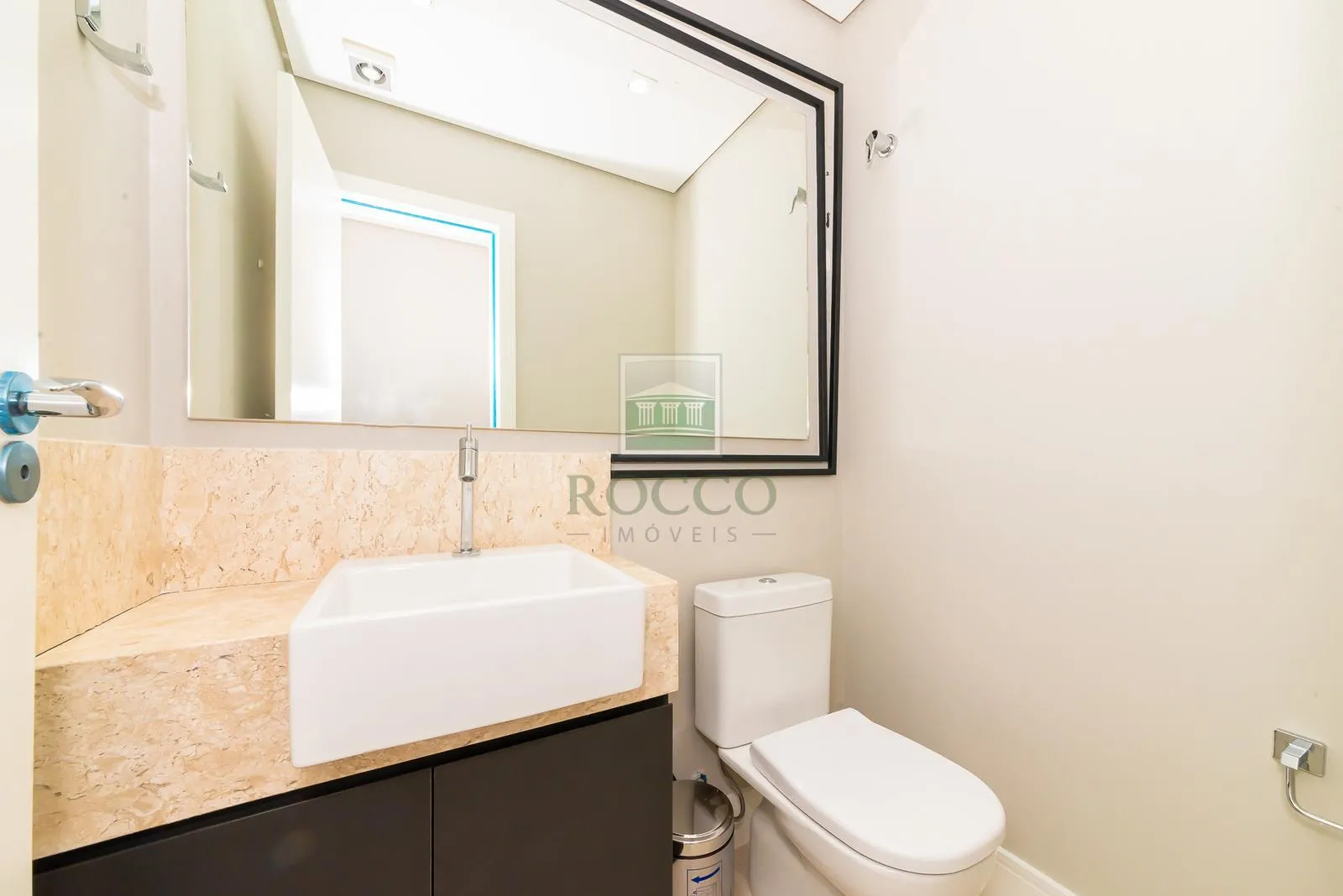 Furnished 1-bedroom apartment with 2 bathrooms — photo 13