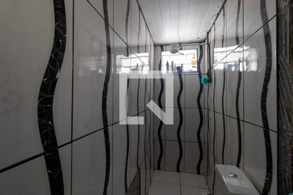 One-bedroom house with a washing machine in Curitiba — photo 13