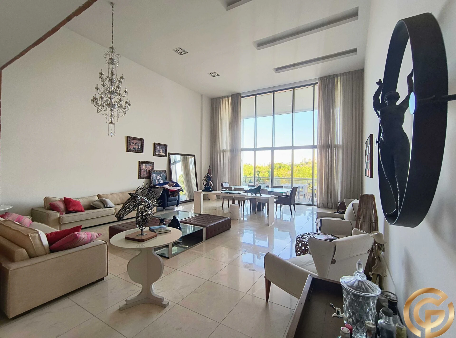 Furnished 400 m² apartment with 4 en-suite bedrooms — photo 23