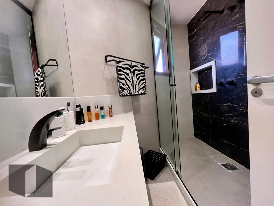 Furnished house with 5 bedrooms and 5 bathrooms — photo 34