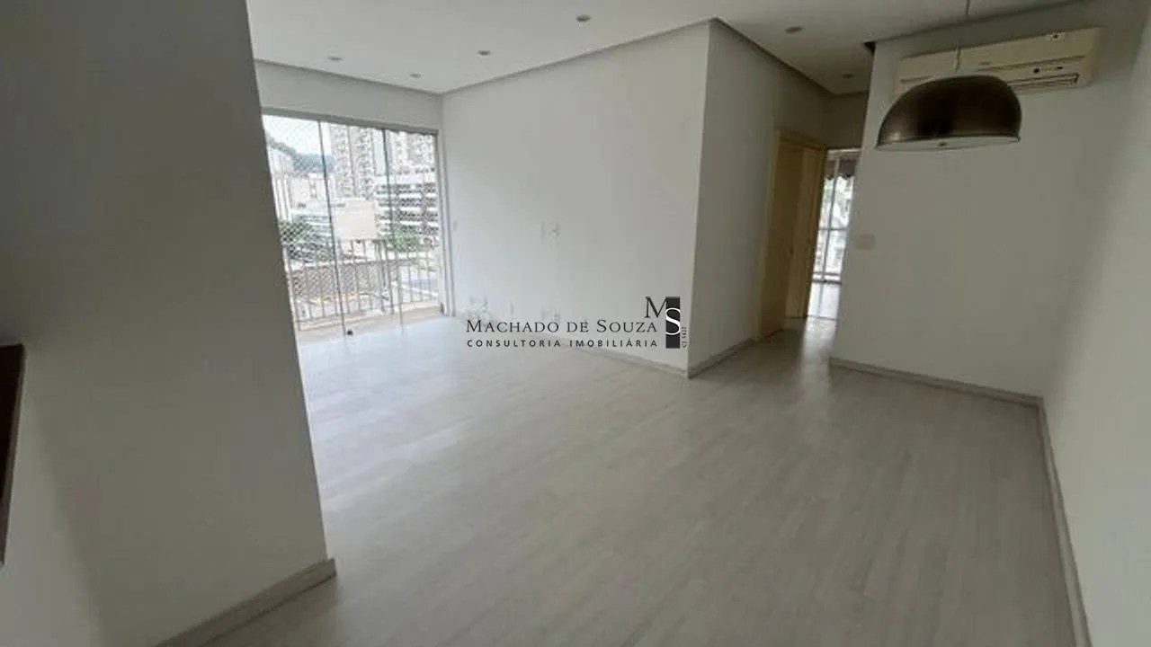 Walk-in closet in a 2-bedroom apartment, 75 m² — photo 24