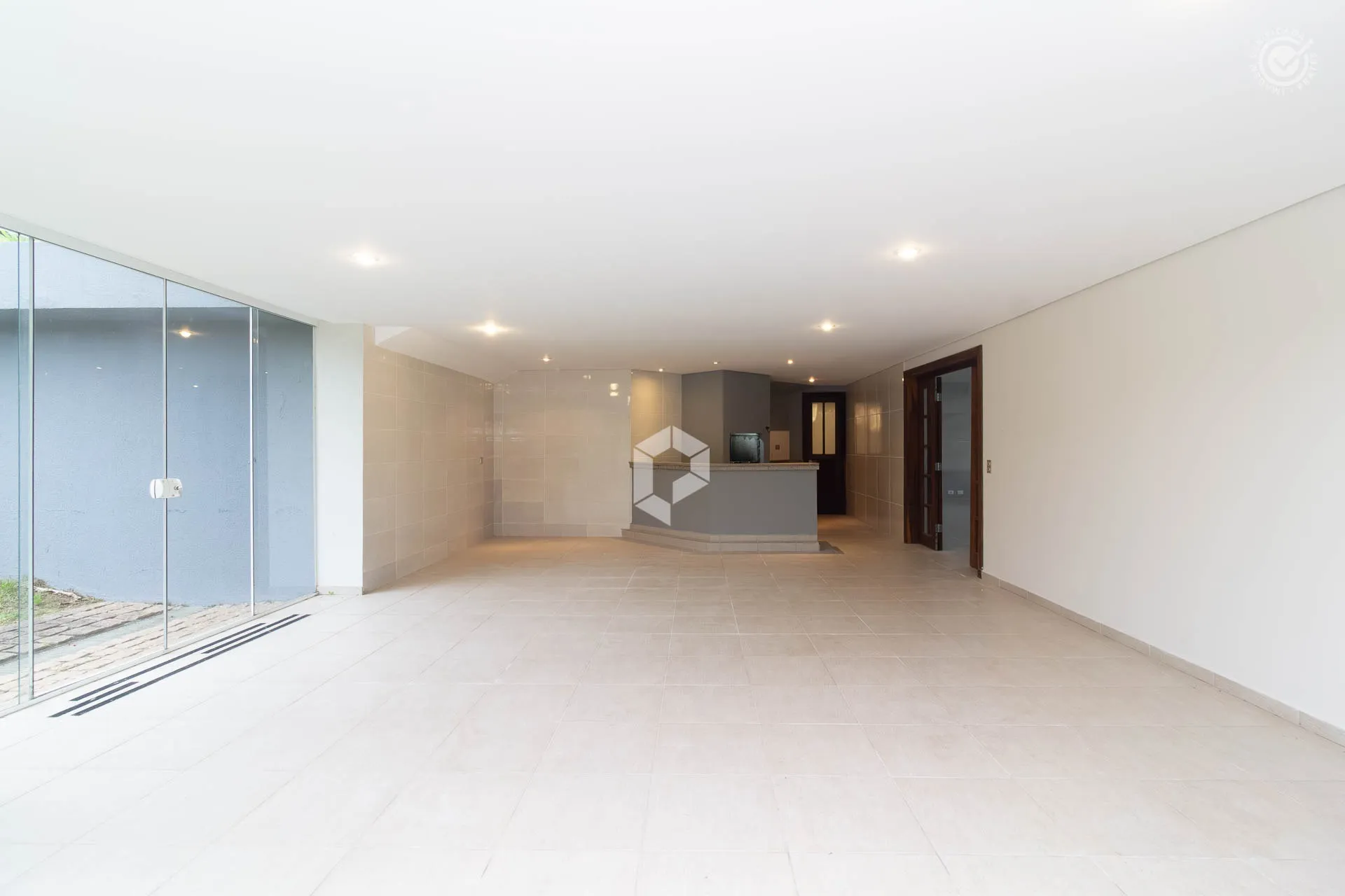 Furnished house with 3 bedrooms and a gas kitchen — photo 25