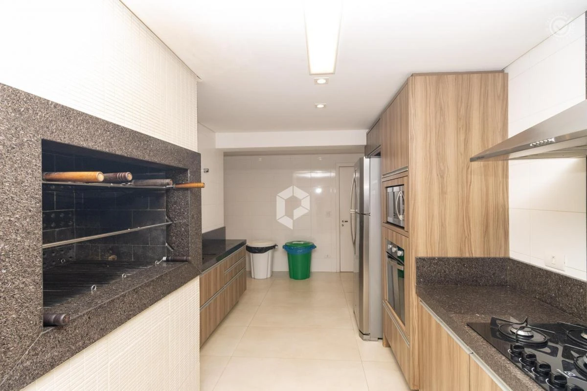 Застеклённый балкон и 2 спальни: квартира 163 м² — photo 34