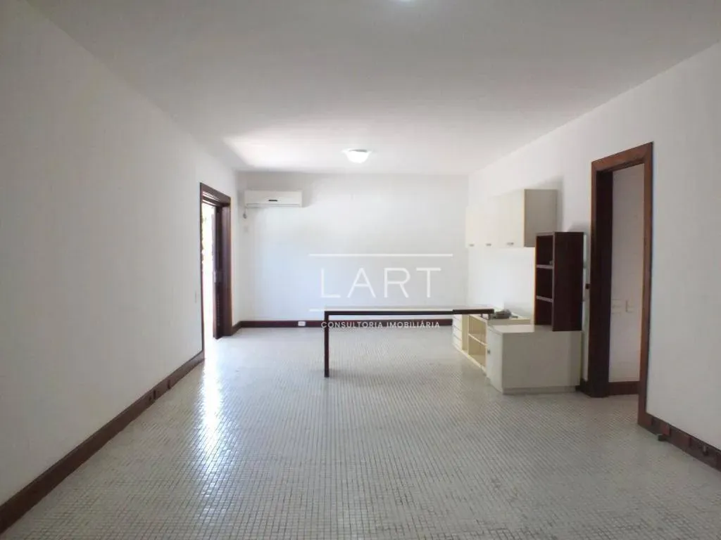 House with 4 bedrooms and 5 bathrooms, 962 m² and 2 parking — photo 23