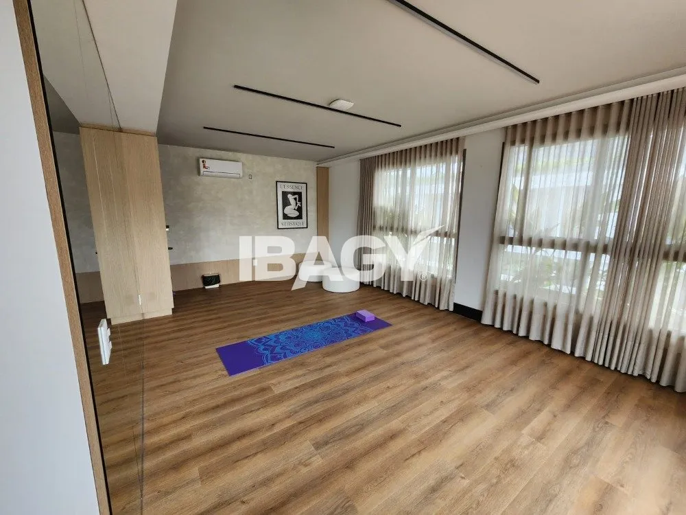 Furnished apartment, 116 m², with a grill on the balcony — photo 54