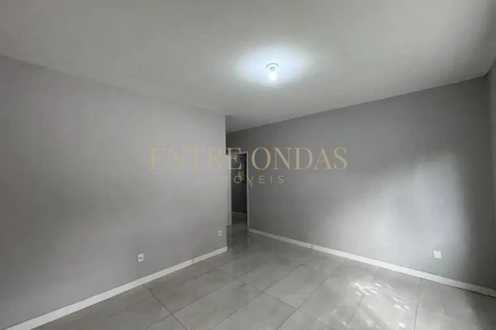 4-bedroom house with open-plan gas kitchen — photo 17