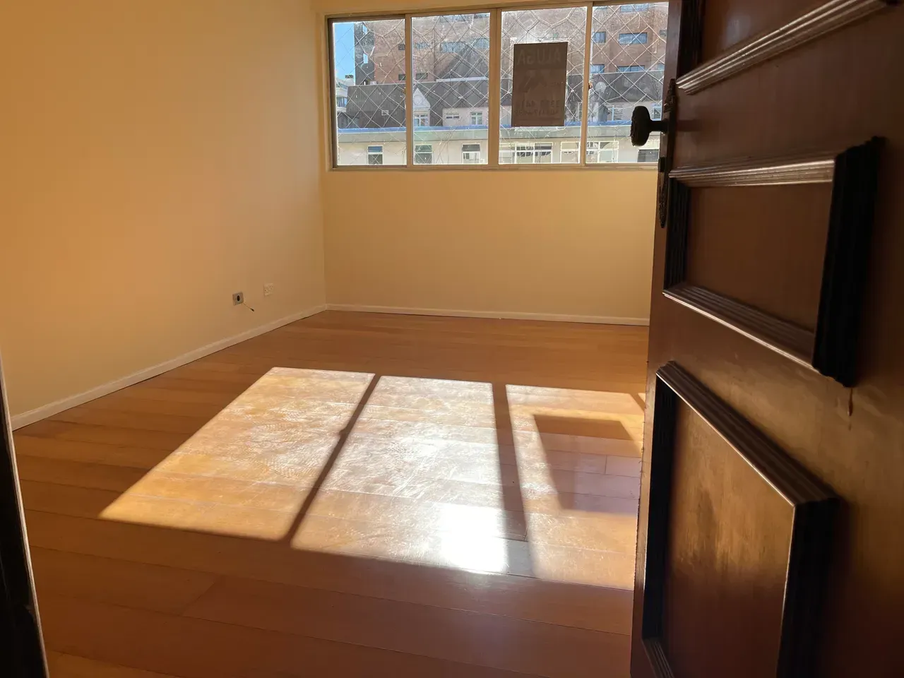 Unfurnished 2-bedroom apartment with parking space — photo 13