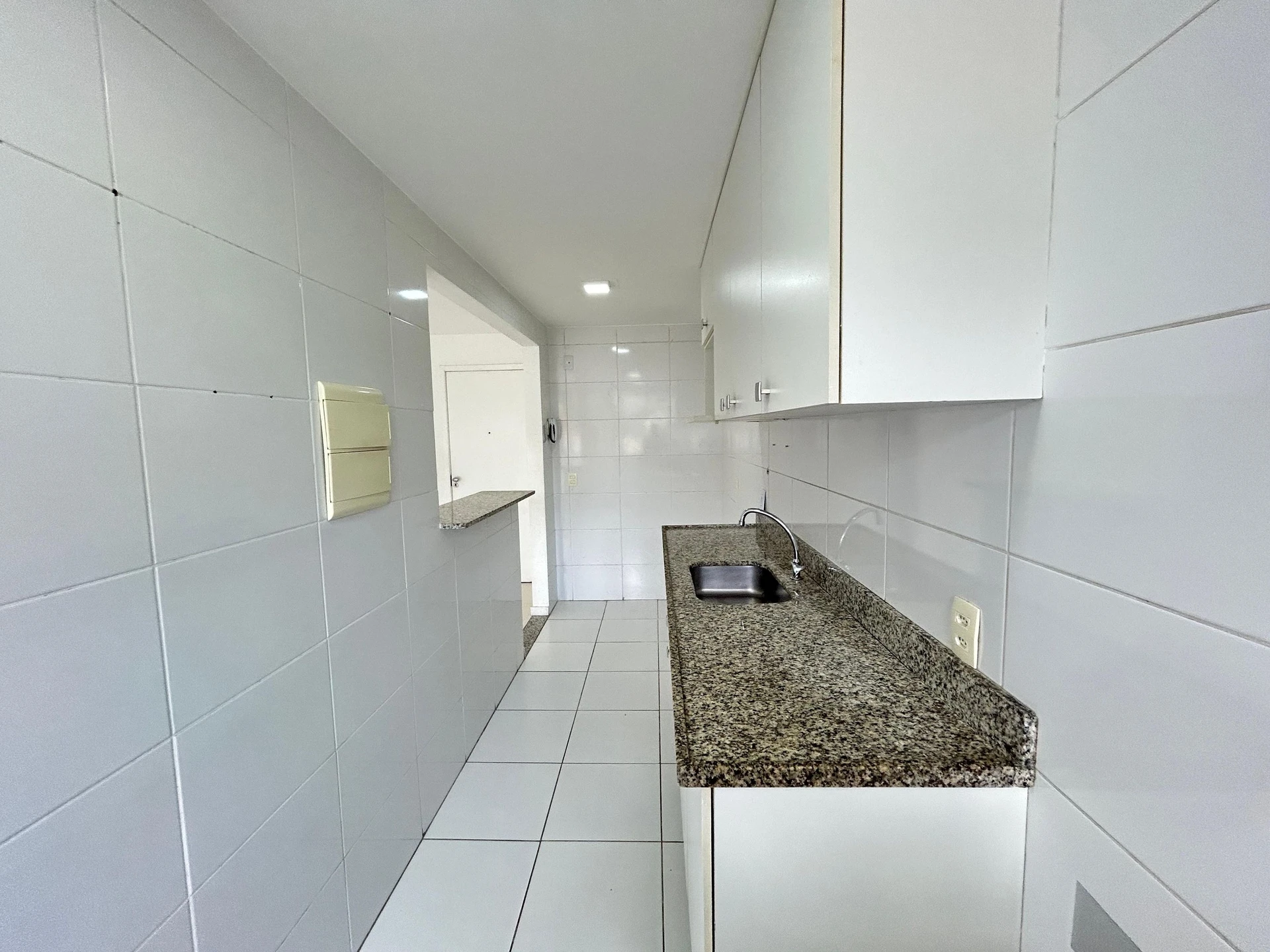 2-bedroom apartment with a mountain view in Rio de Janeiro — photo 18