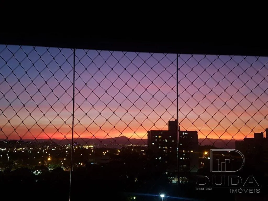Apartment on the 11th floor with a glass-enclosed balcony — photo 6