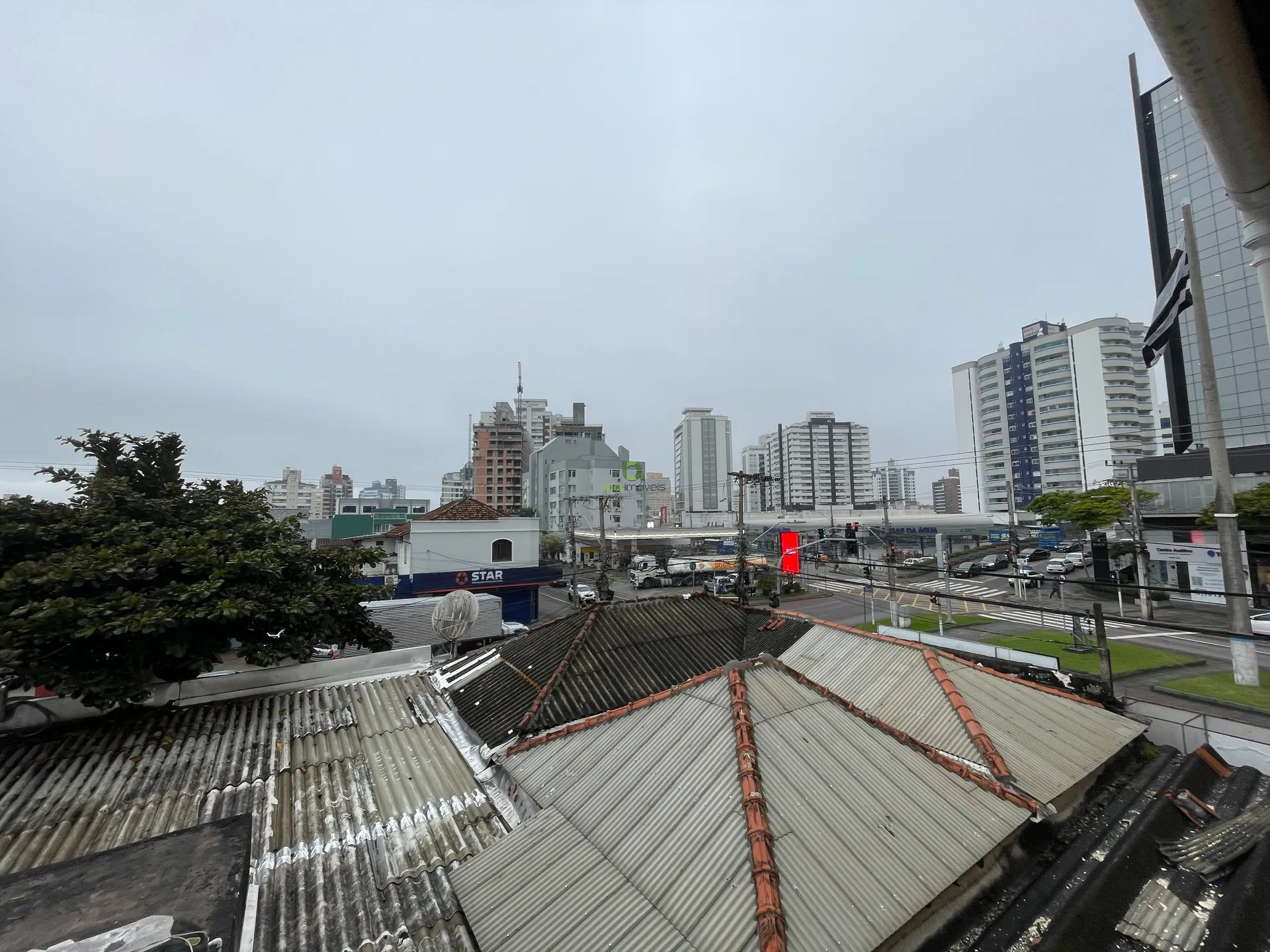 Apartamento de 2 quartos com 70 m² e piso de madeira — photo 12