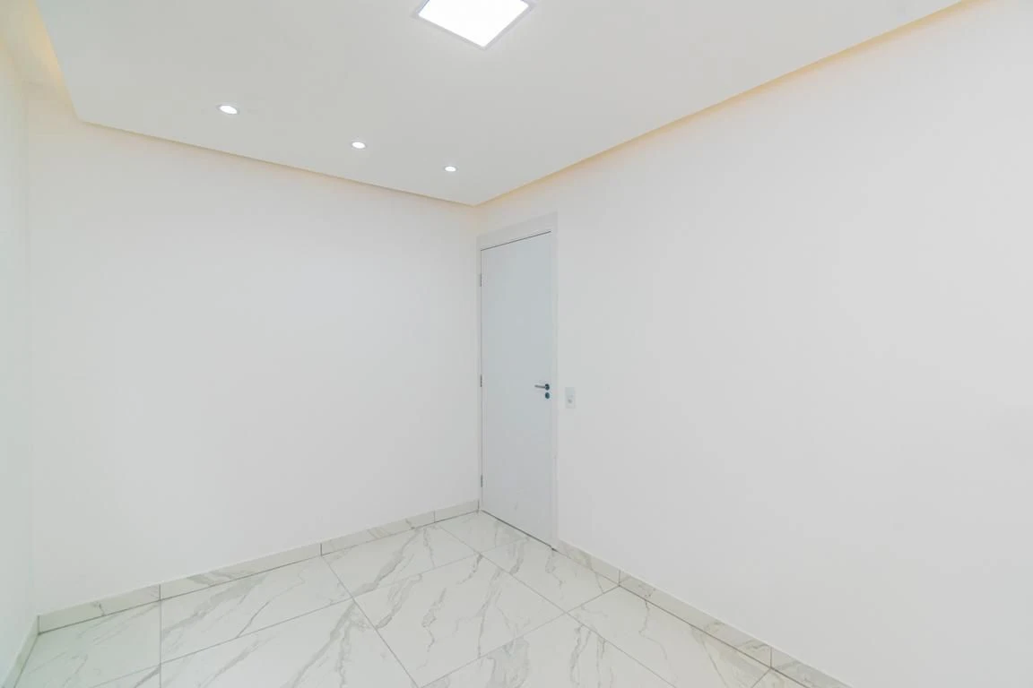 2-bedroom apartment in a building with a gym — photo 24