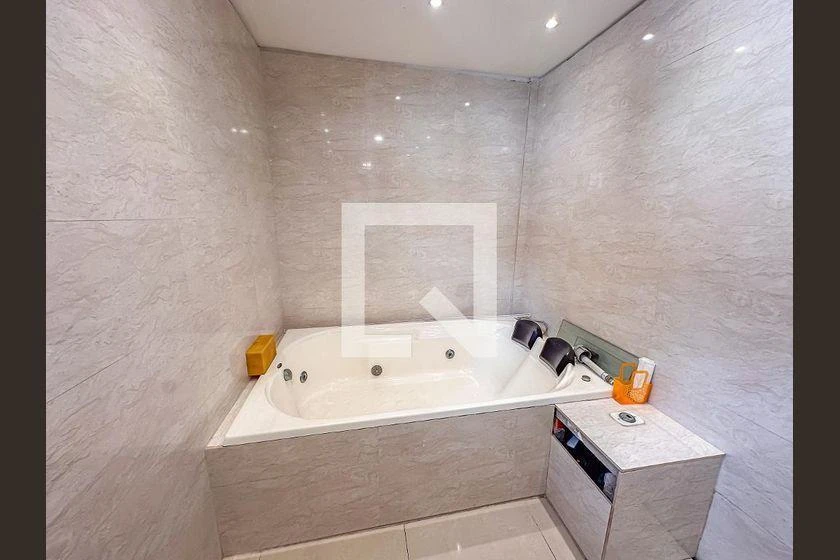 Мебльований будинок з 3 спальнями та 810 м² — photo 4