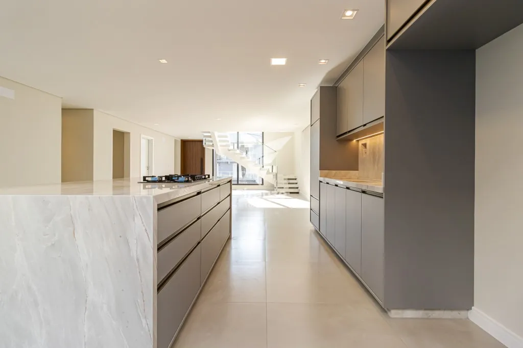 Furnished house with 4 bedrooms and 320 m² — photo 7