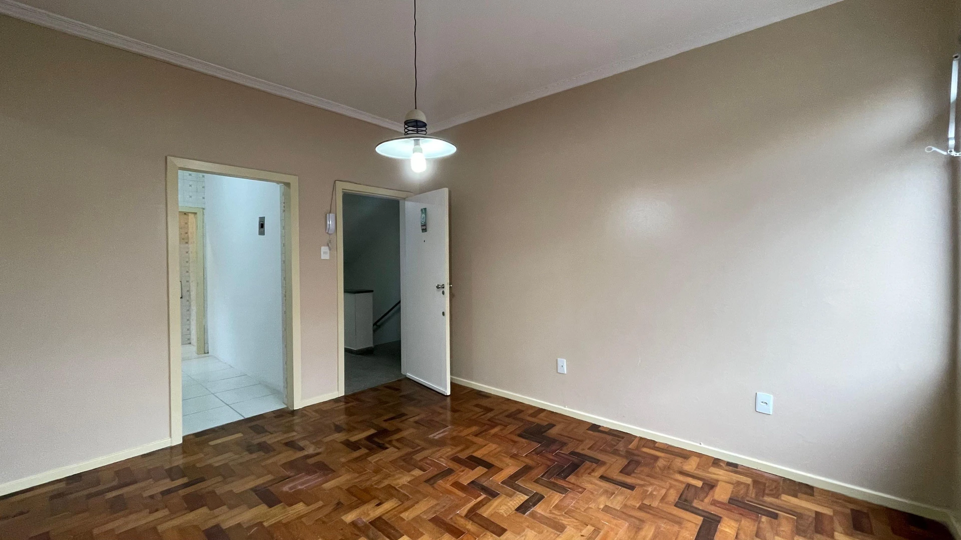 Apartment, 70 m², with wood or laminate floors — photo 20