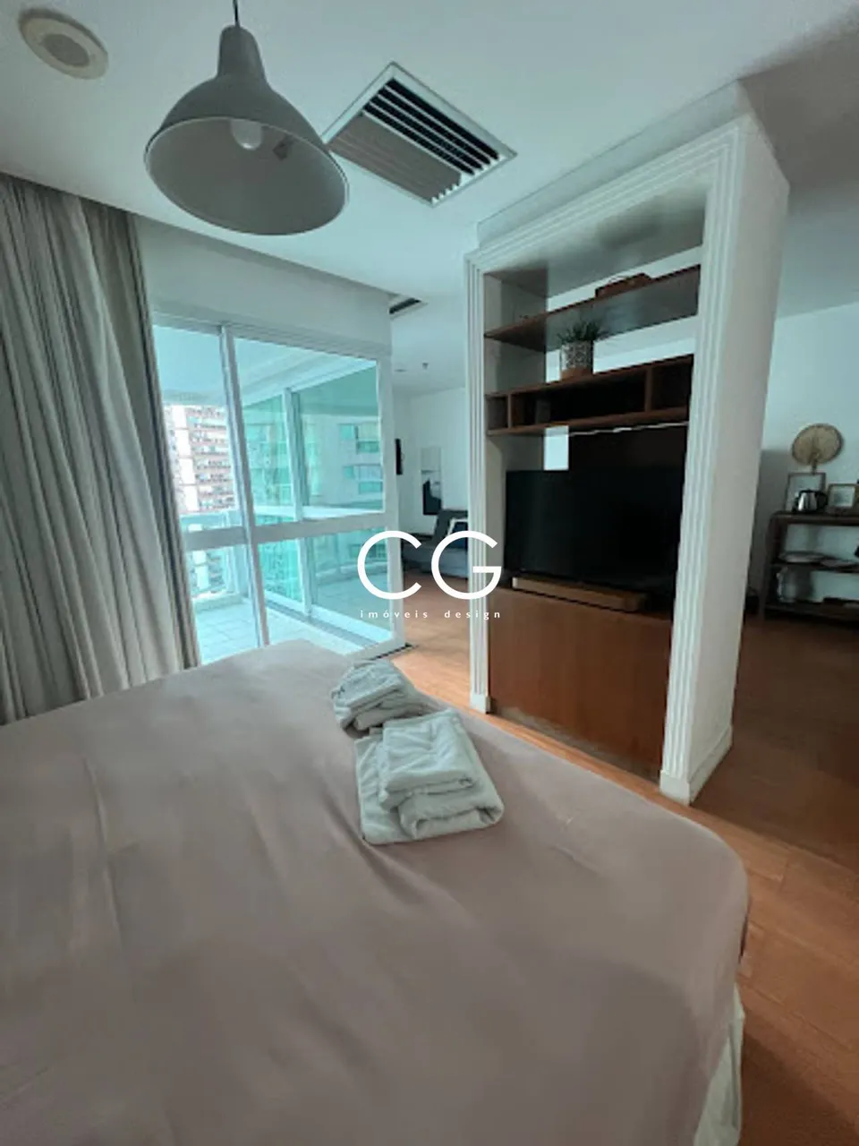 Furnished 1-bedroom apartment with glass-enclosed balcony — photo 13