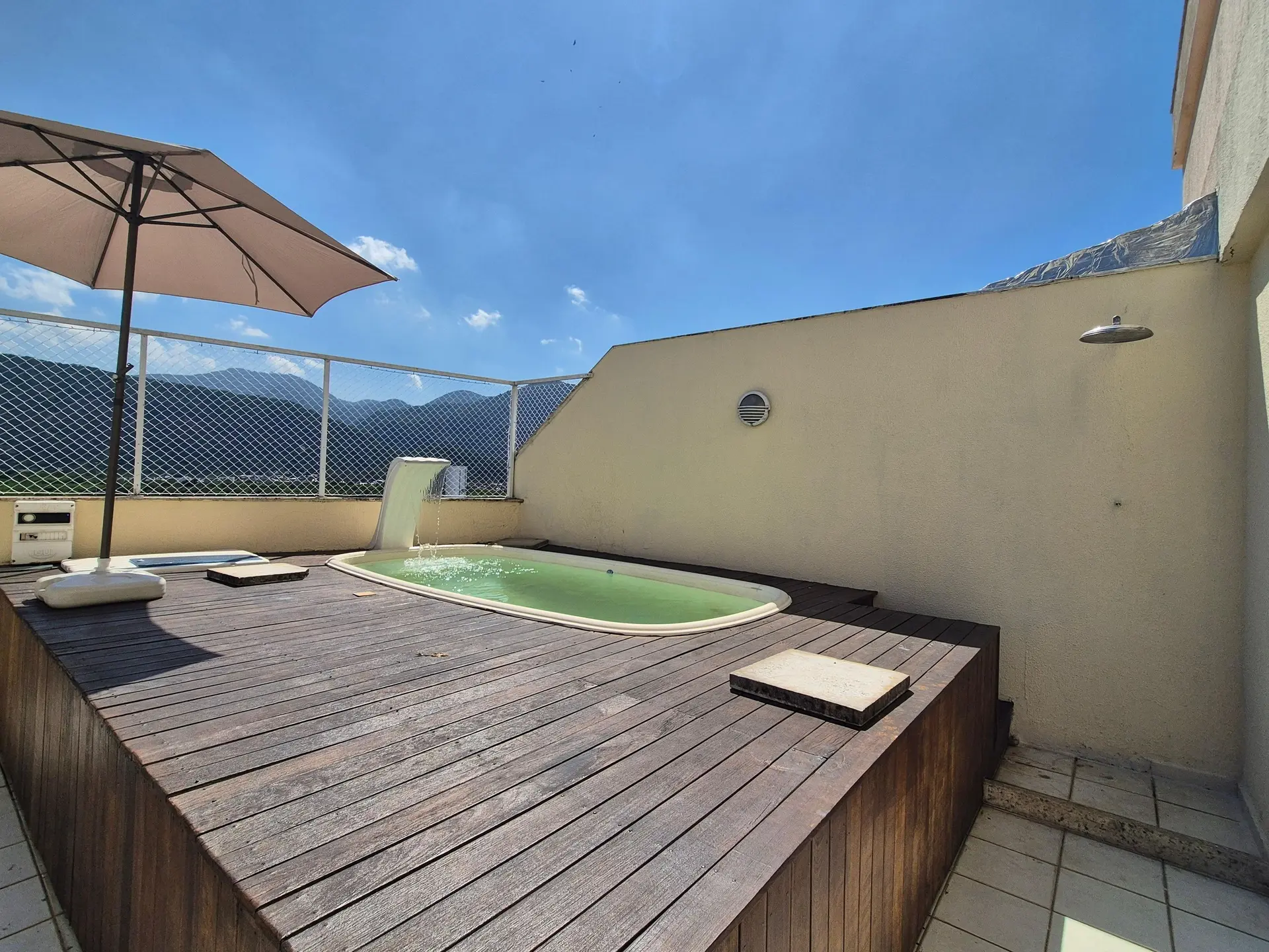 Furnished 2-bedroom apartment with private BBQ — photo 23