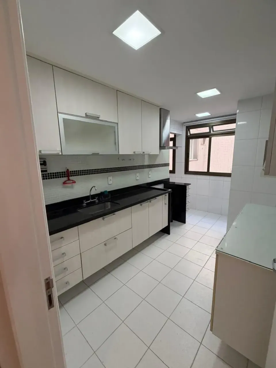 Apartamento mobiliado com 3 quartos e 3 banheiros — photo 3