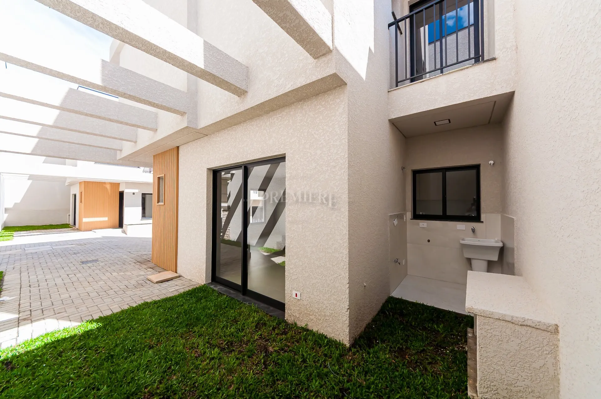House, 97 m², with a glass-enclosed balcony — photo 26