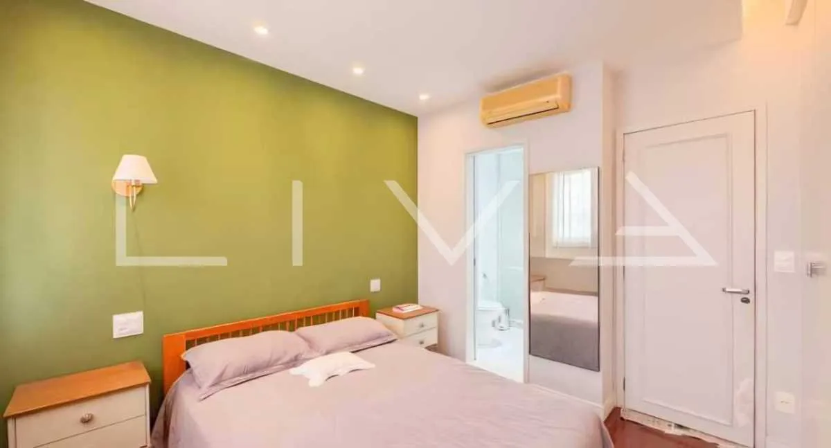 4-bedroom apartment with a grill on the balcony — photo 25