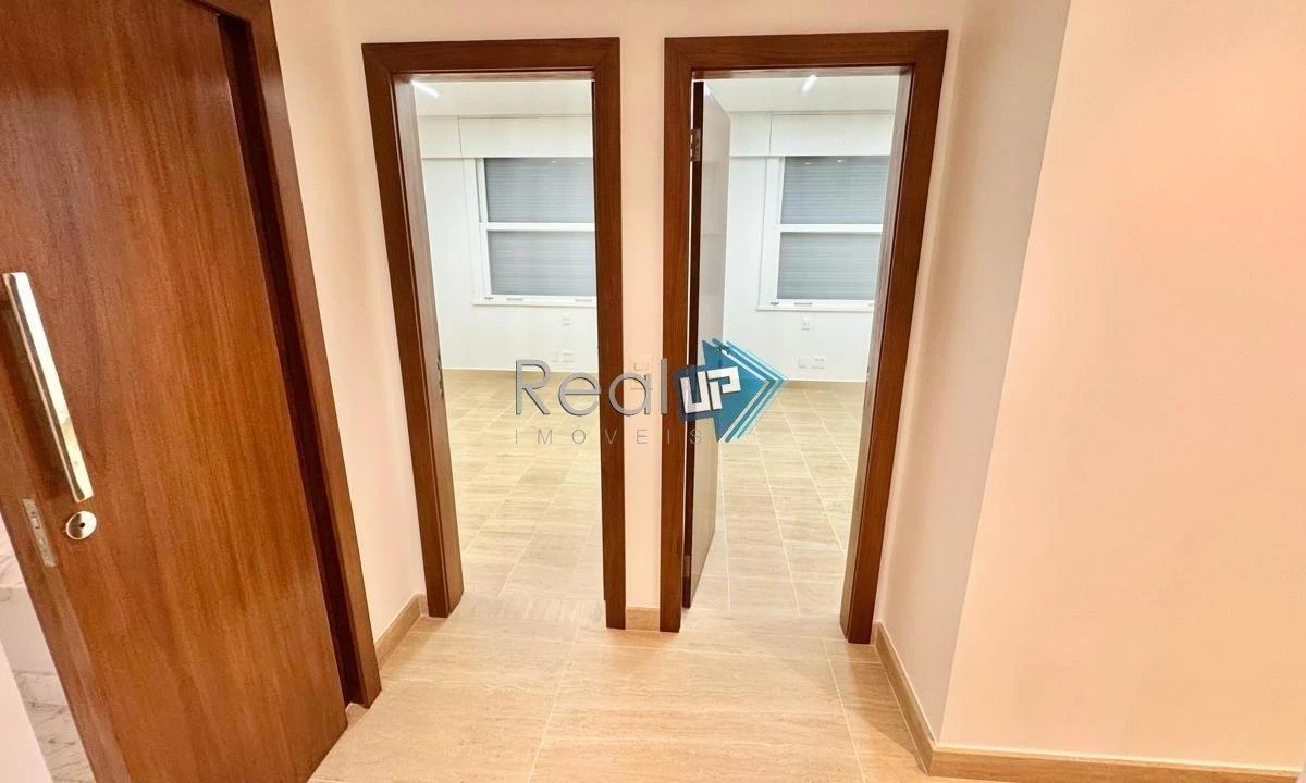 Квартира 212 м²: 3 спальни и 3 ванные комнаты — photo 20