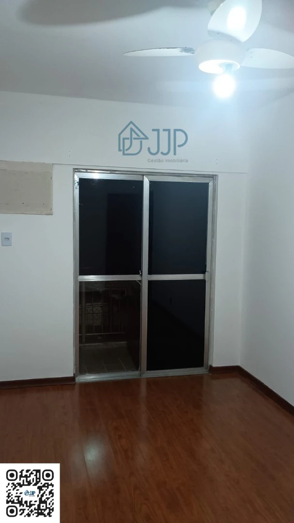 Unfurnished apartment with a balcony and 2 bedrooms — photo 4