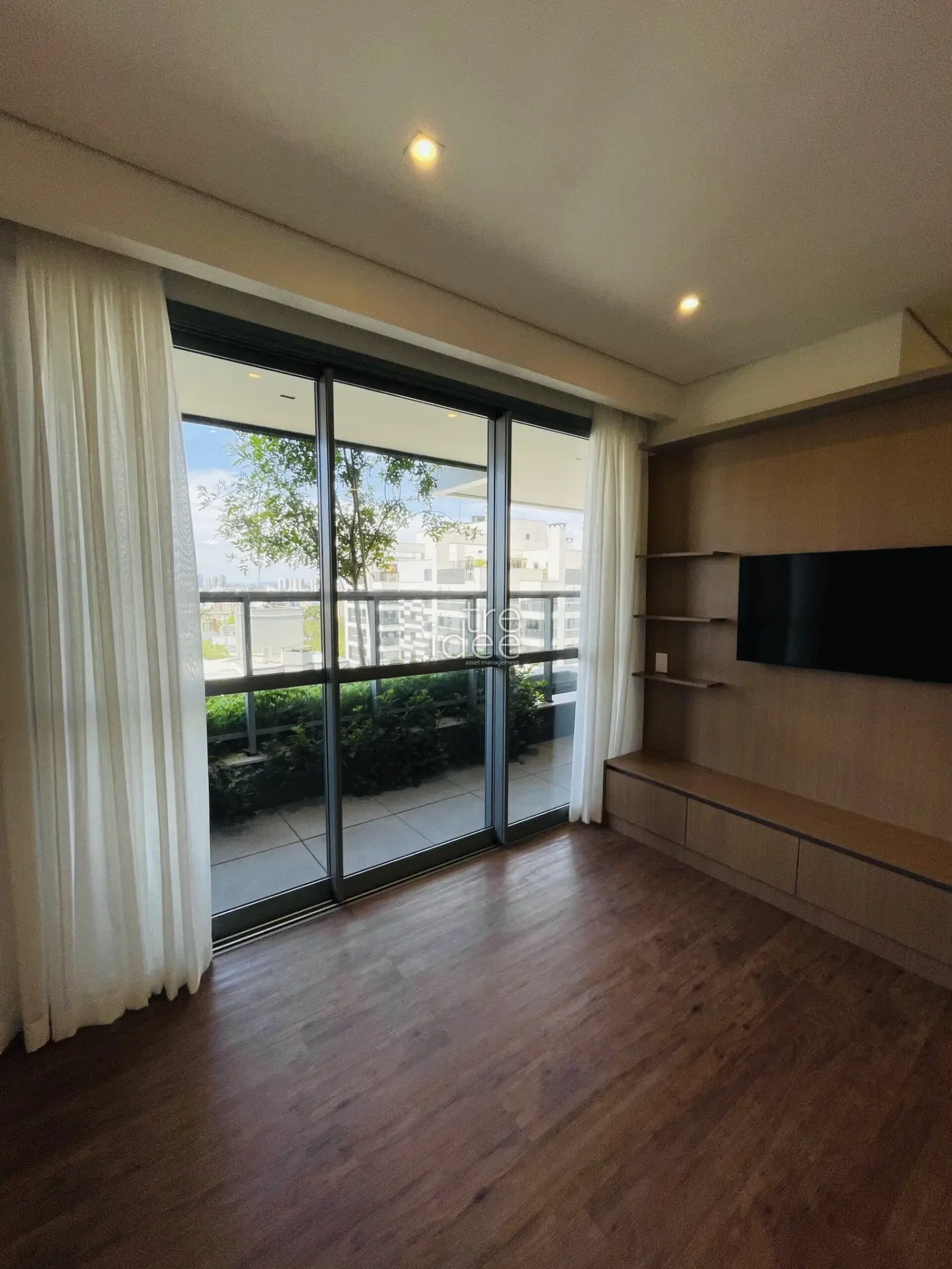 2-bedroom apartment with a washing machine — photo 13