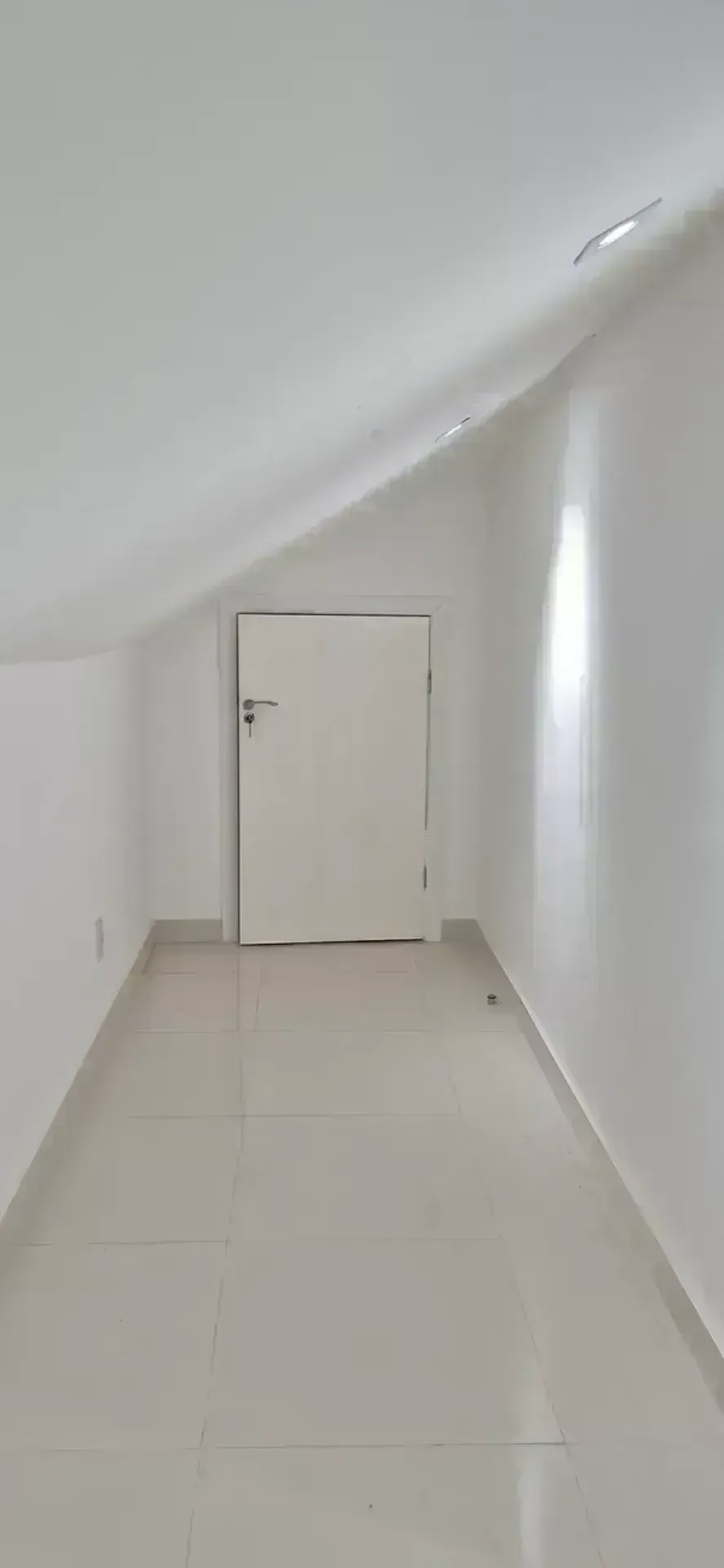 Furnished triplex house with 4 bedrooms and 5 baths — photo 47