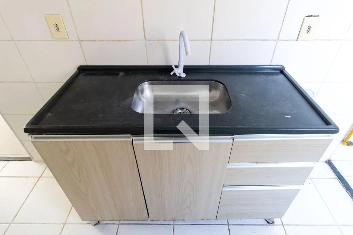 Apartamento sem mobília com churrasqueira na varanda — photo 13