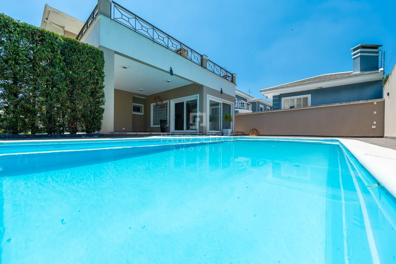 Furnished house, 305 m², with a bathtub — photo 23