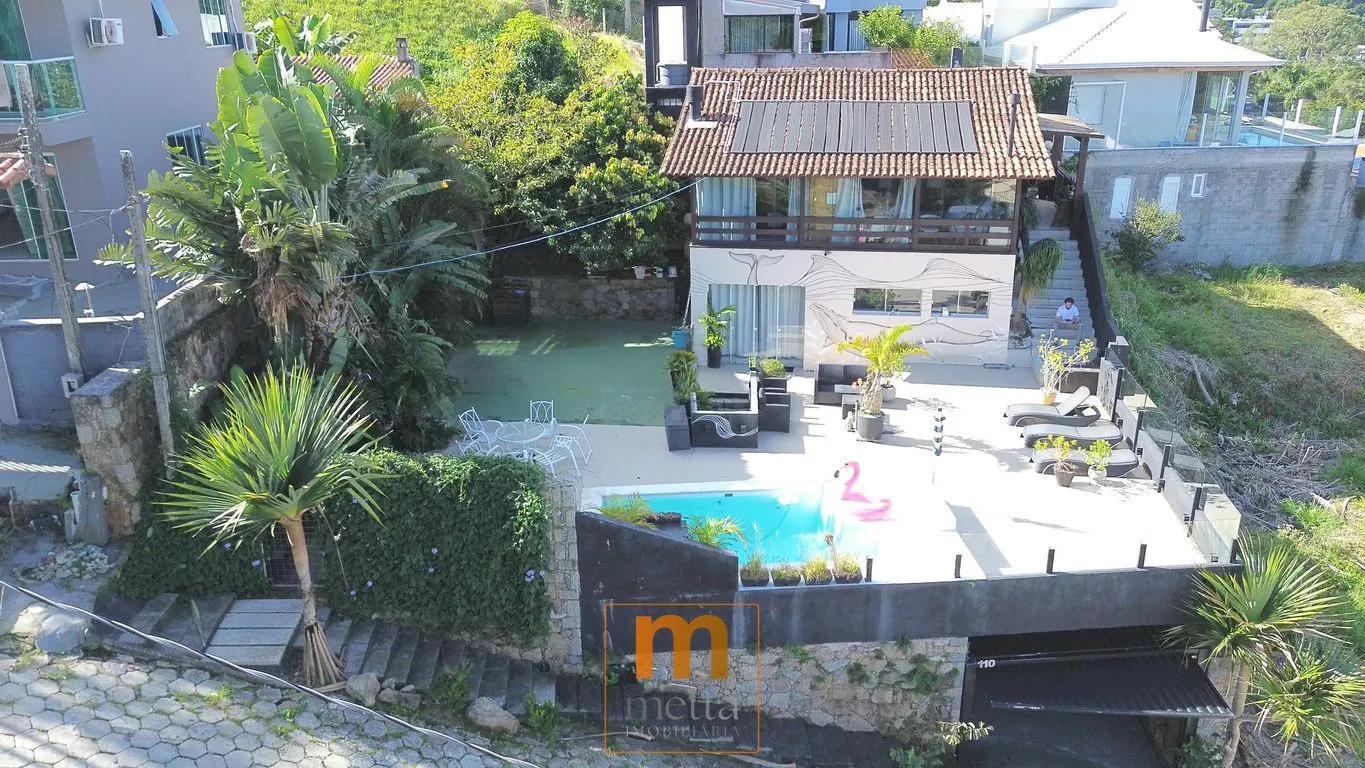 Меблированный дом с 2 спальнями, 3 ванными и 400 м² — photo 13