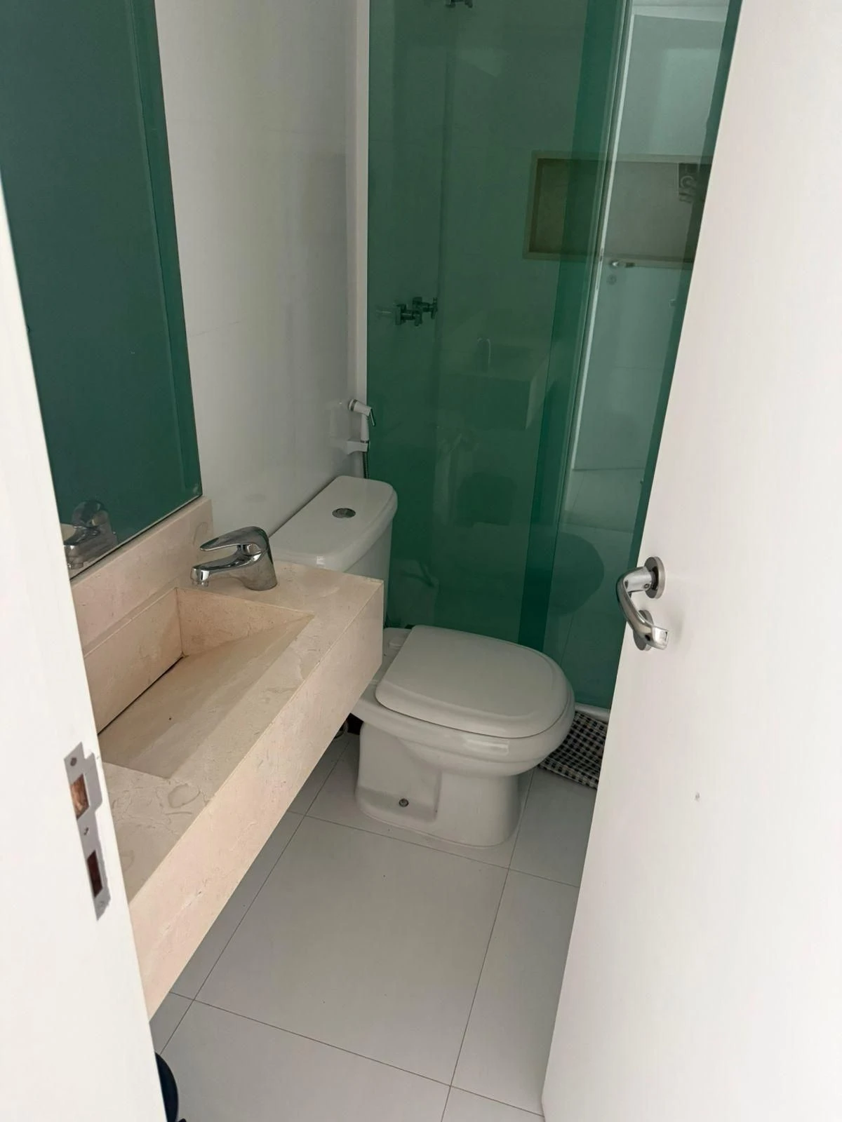 Unfurnished house with 3 en-suite bedrooms and 5 baths — photo 10