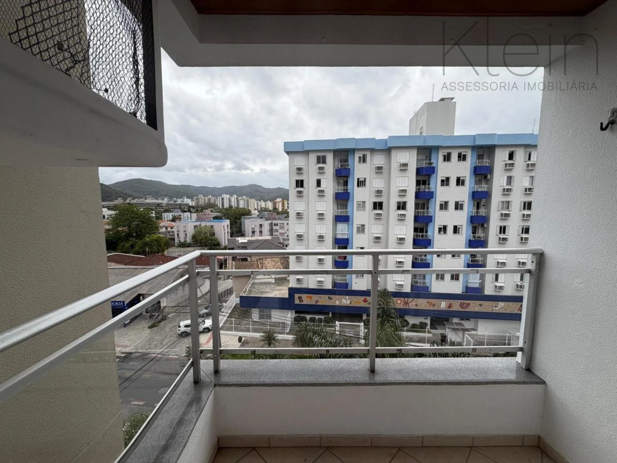 Glass-enclosed balcony in a 3-bedroom apartment, 75 m² — photo 7