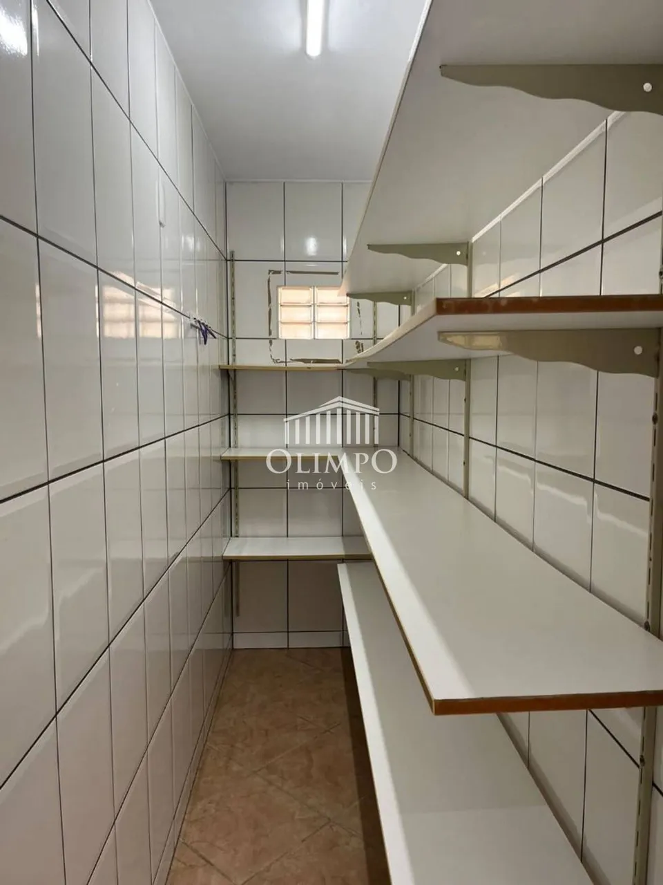3-bedroom house with a walk-in closet in Curitiba — photo 13