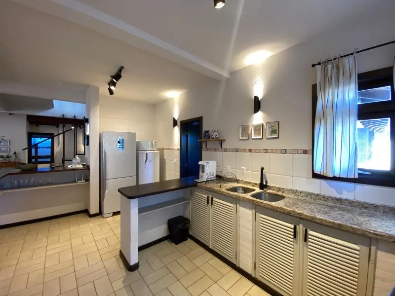 Casa de 4 dormitorios con balcón gourmet en Florianópolis — photo 12