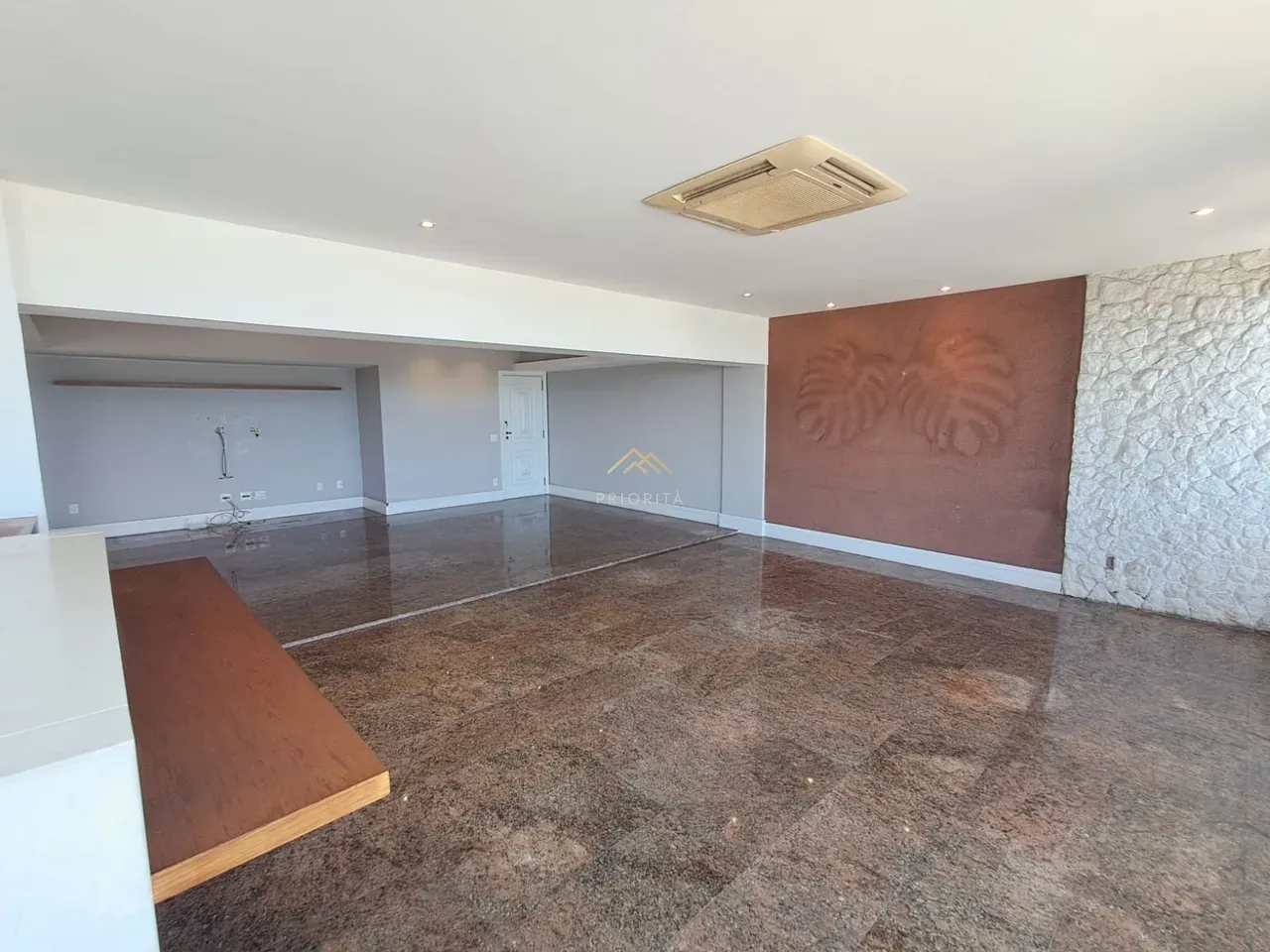 Floor-to-ceiling windows in a 4-bedroom apartment, 235 m² — photo 13