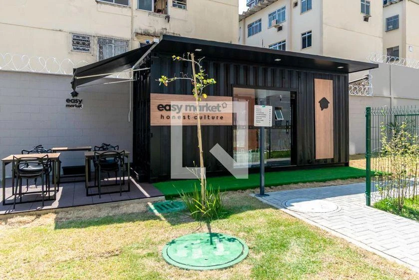 Wood or laminate floors in a one-bedroom apartment, 38 m² — photo 8