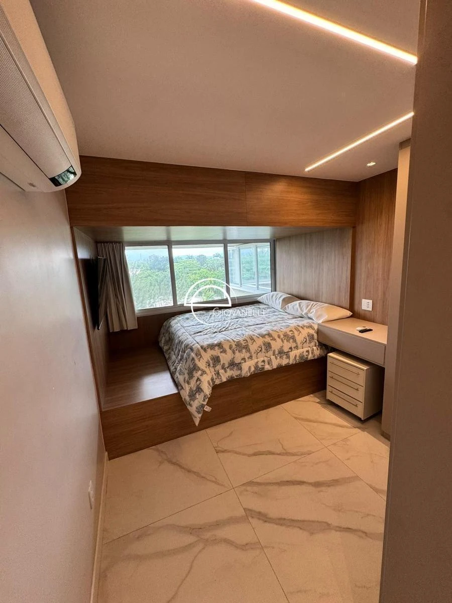 Apartamento mobiliado, 200 m², com janelas do piso ao teto — photo 20