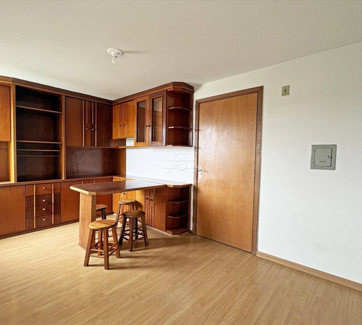 Дерев'яна підлога або ламінат та 1 спальня: квартира 36 м² — photo 11