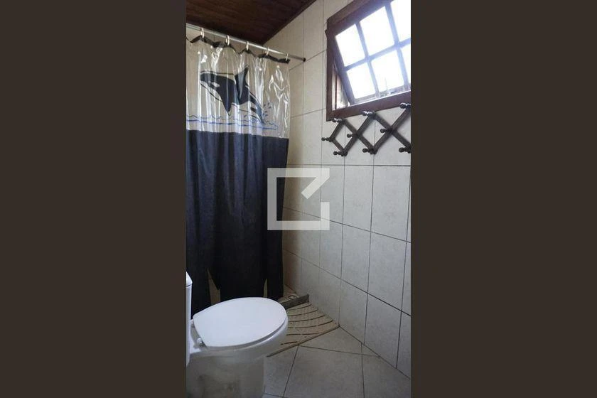 Облаштований будинок 245 м² з 4 спальнями та грилем на балконі — photo 13