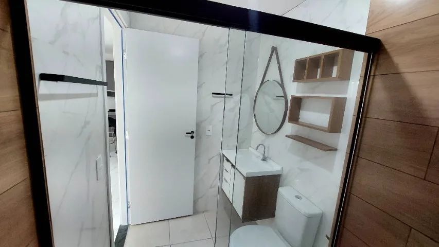 2-bedroom apartment in a building with a gym — photo 18