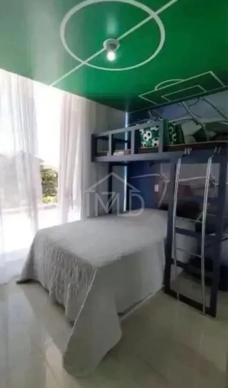 Furnished house with 5 bedrooms and 300 m² plus balcony — photo 4