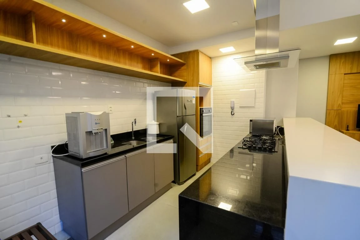Furnished 4-bedroom apartment with 4 bathrooms — photo 31